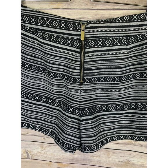 Forever 21 Medium Boho High Waisted Shorts Zip - Picture 7 of 10